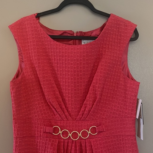 Dress - Picture 2 of 5